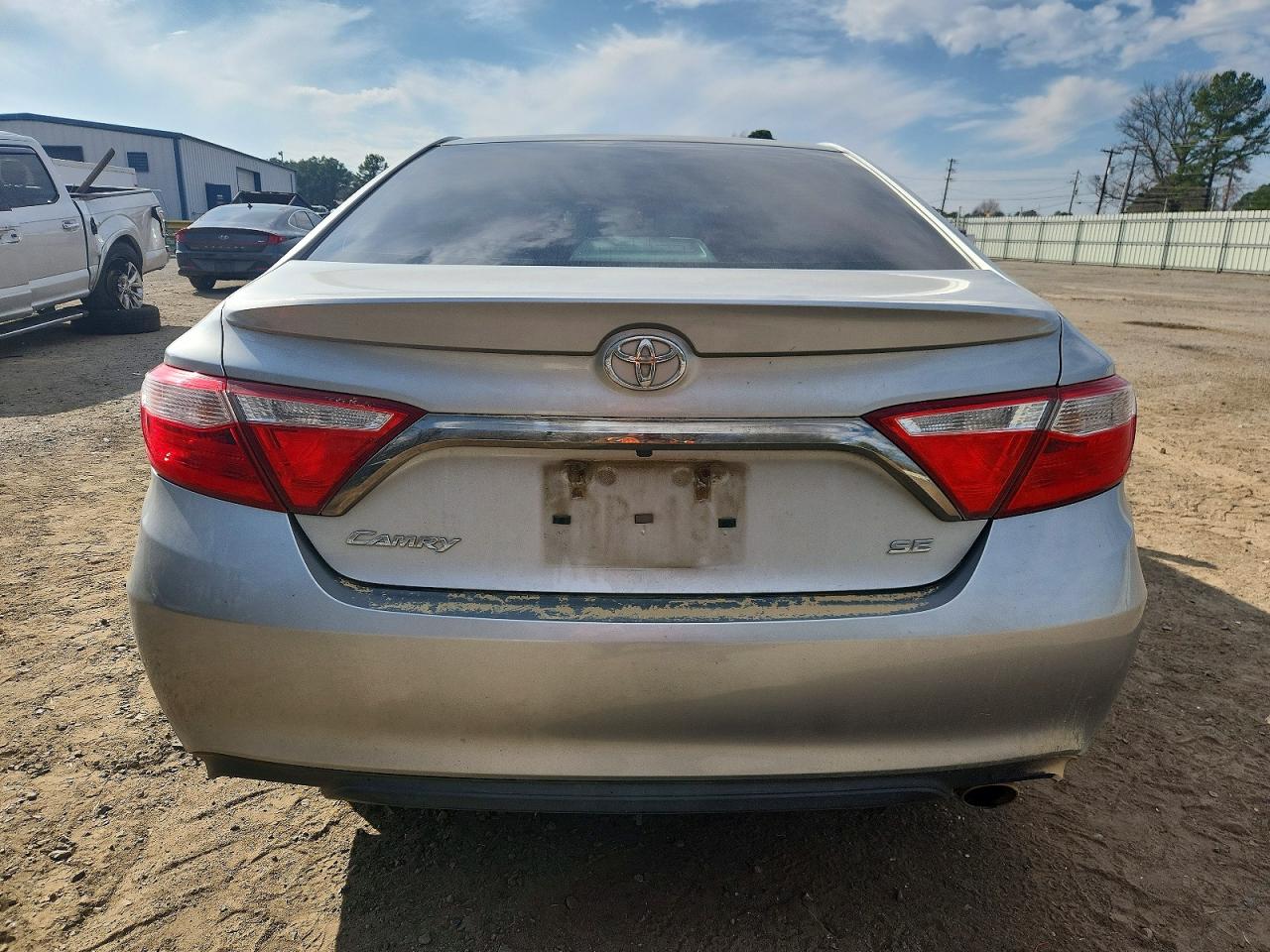 2017 TOYOTA CAMRY LE photo 6