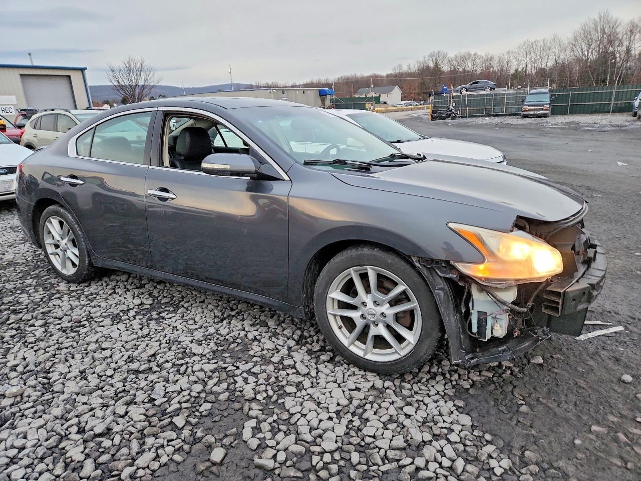 2010 NISSAN MAXIMA S photo 4