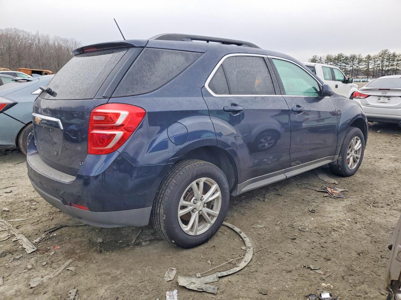 2017 CHEVROLET EQUINOX LT photo 3