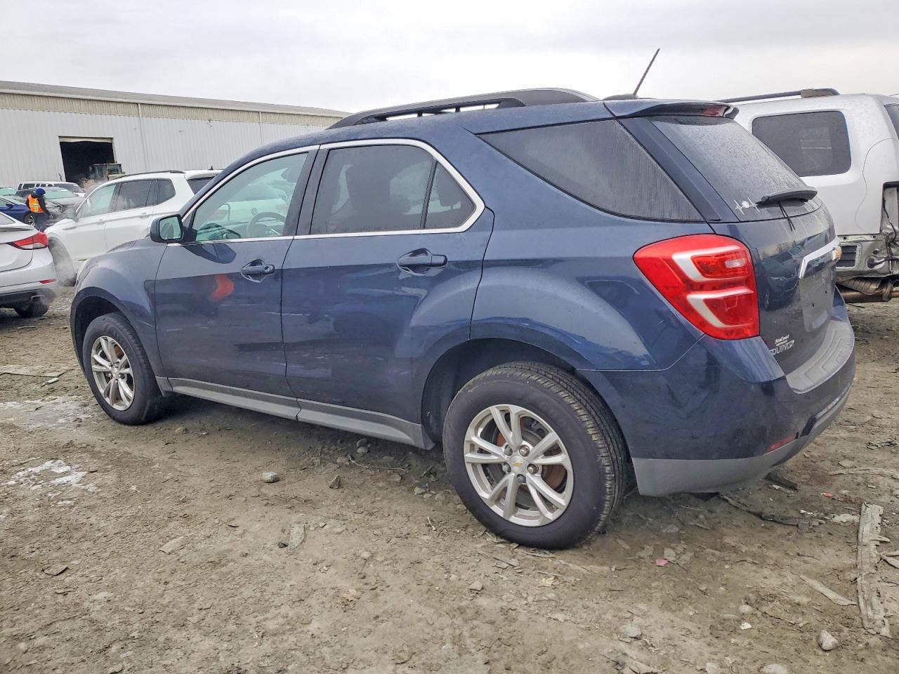 2017 CHEVROLET EQUINOX LT photo 2