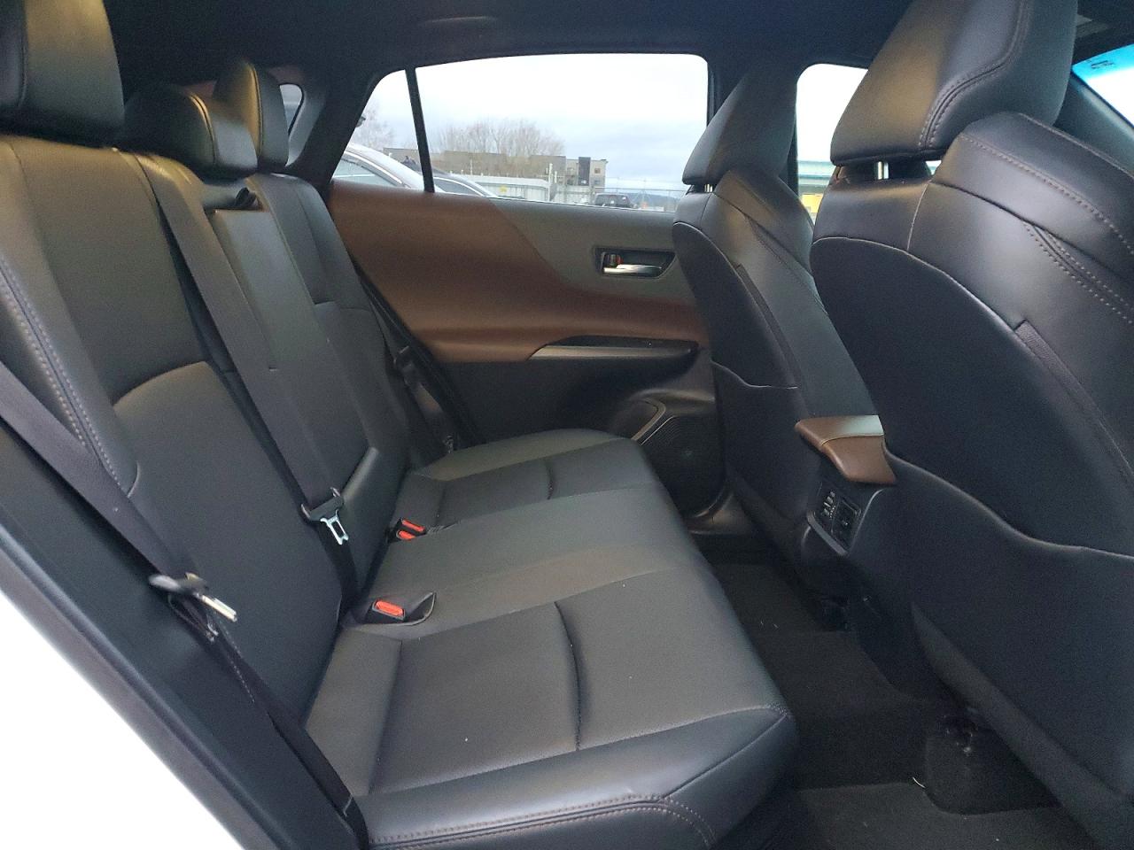 2021 TOYOTA VENZA LE photo 21