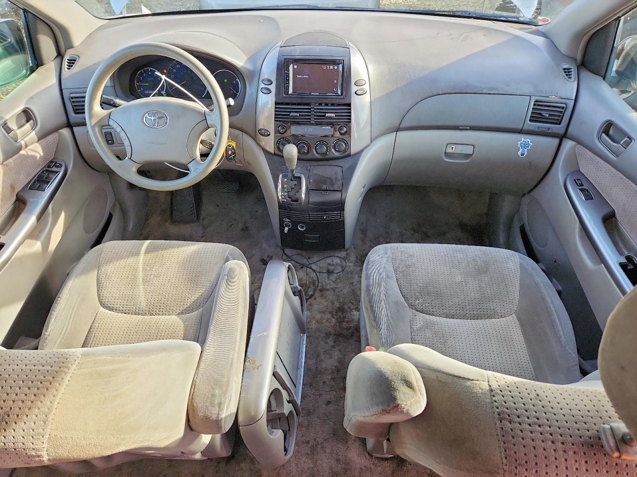 2006 TOYOTA SIENNA CE photo 8