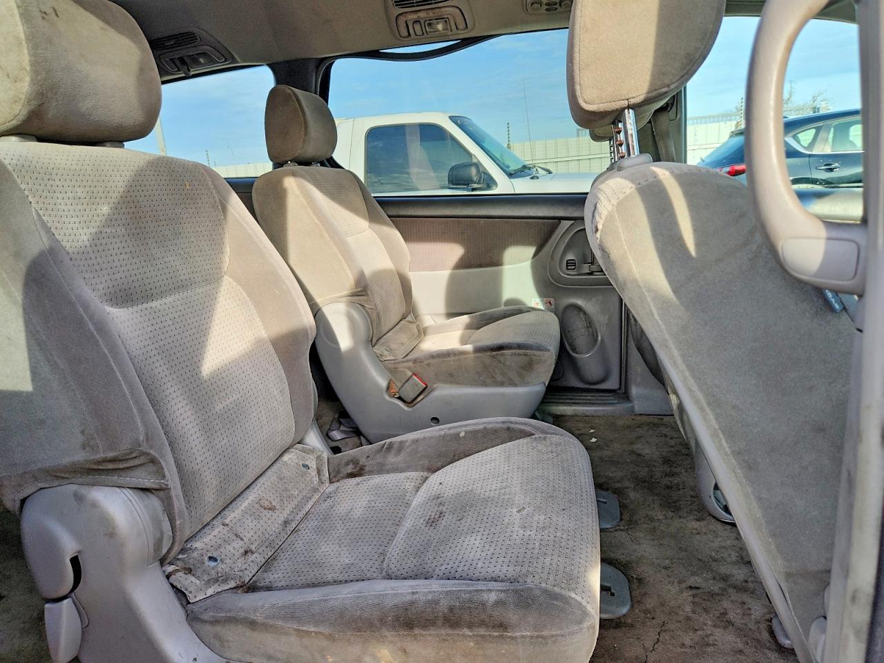 2006 TOYOTA SIENNA CE photo 11