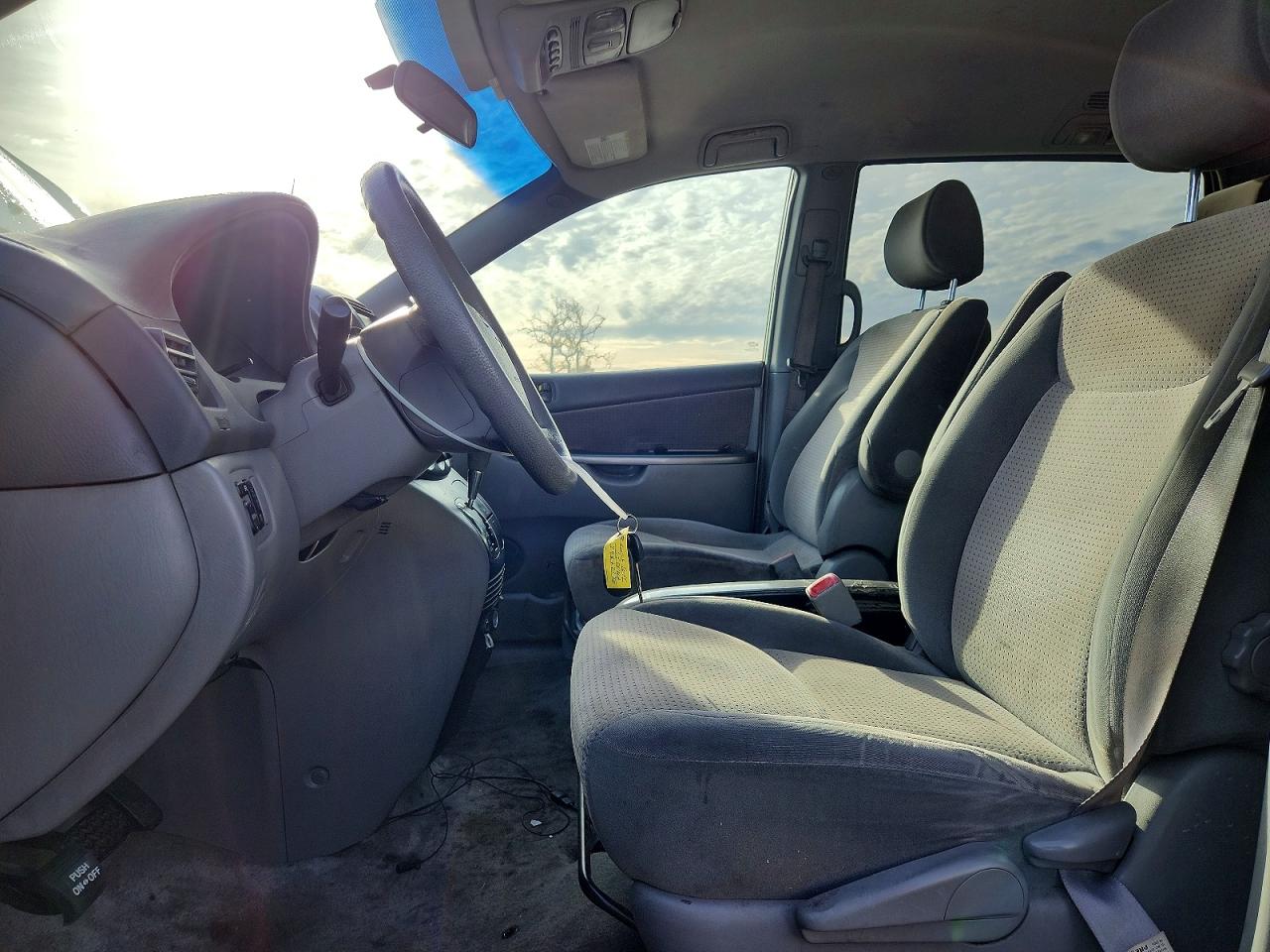 2006 TOYOTA SIENNA CE photo 7