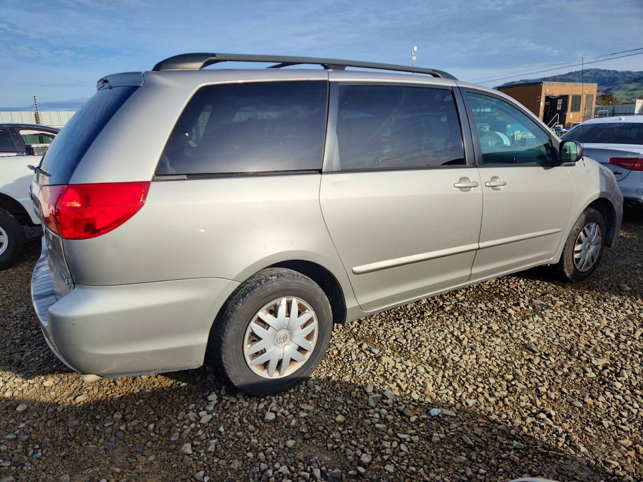 2006 TOYOTA SIENNA CE photo 3