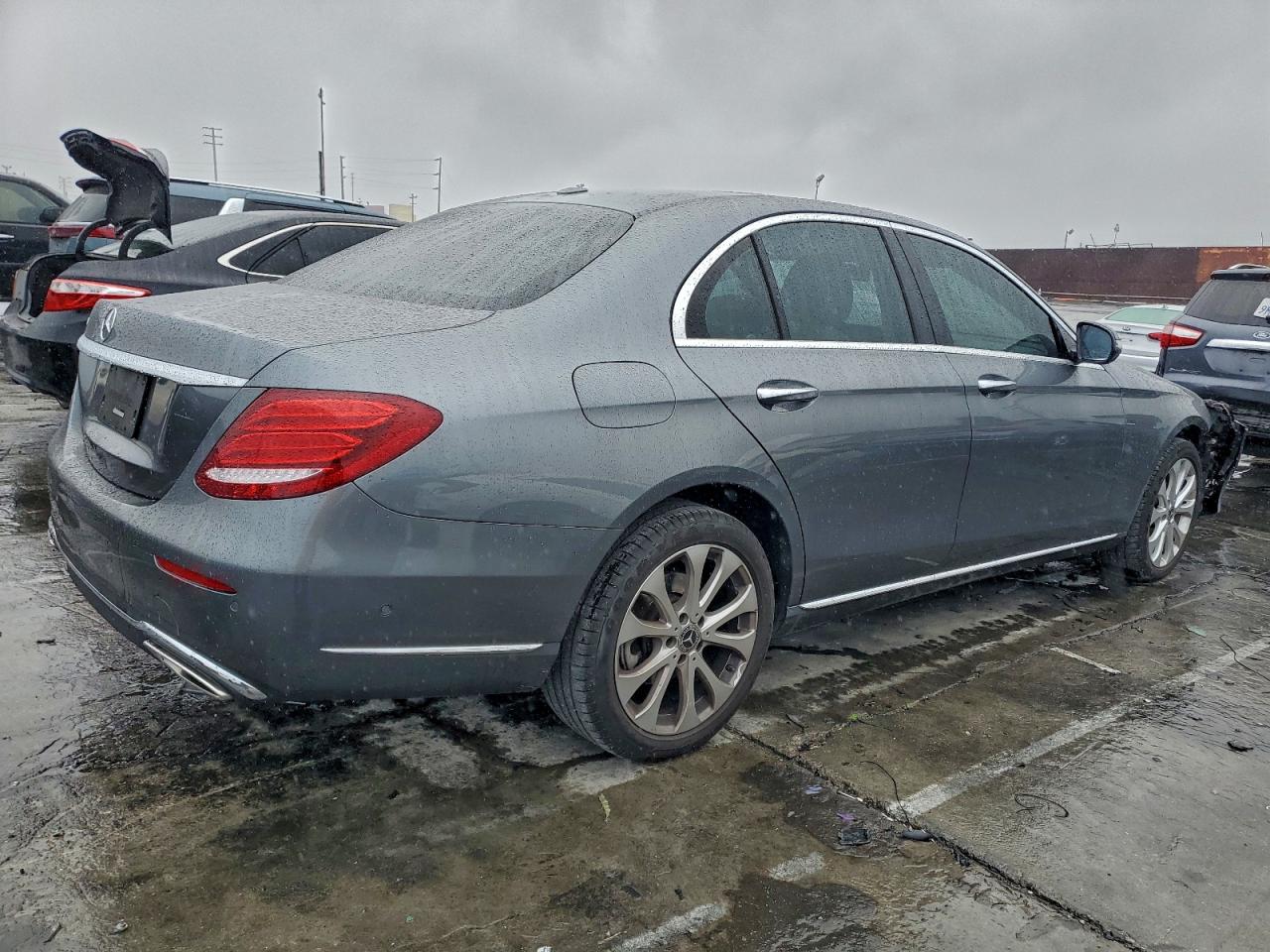2018 MERCEDES-BENZ E 300 photo 7