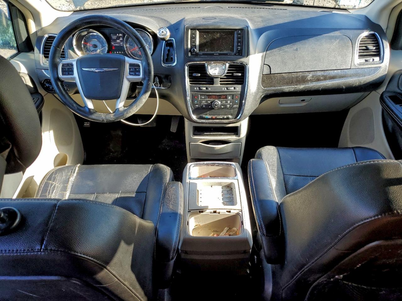 2015 CHRYSLER TOWN & COUNTRY TOURING L photo 15