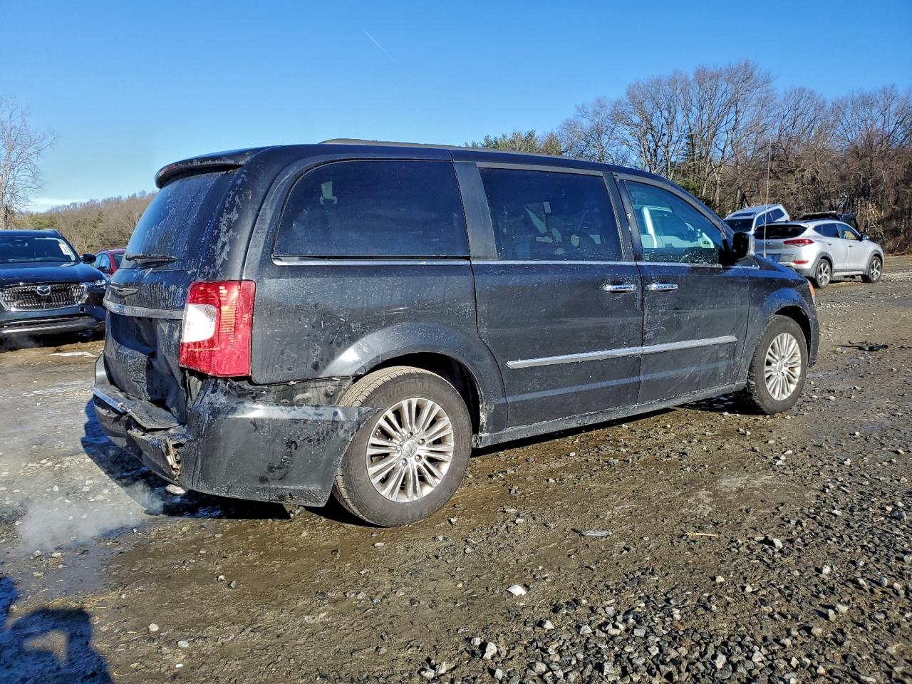 2015 CHRYSLER TOWN & COUNTRY TOURING L photo 5