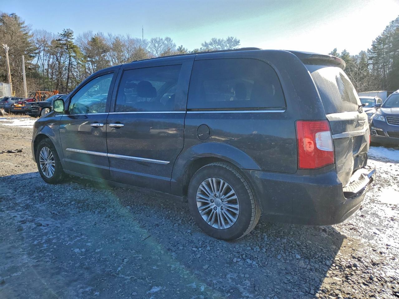 2015 CHRYSLER TOWN & COUNTRY TOURING L photo 3