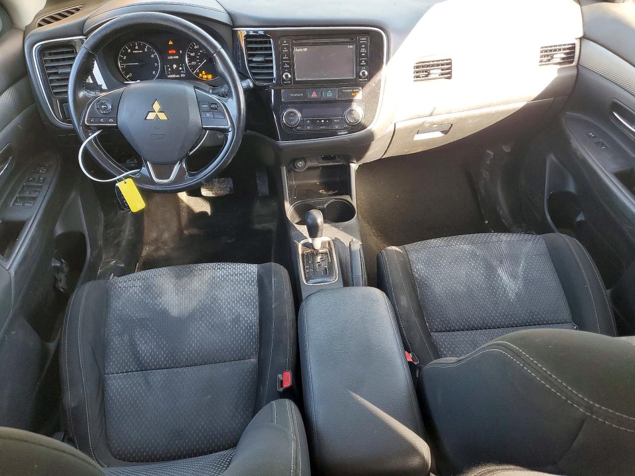 2016 MITSUBISHI OUTLANDER SE photo 8