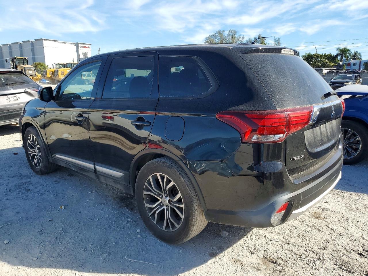 2016 MITSUBISHI OUTLANDER SE photo 2