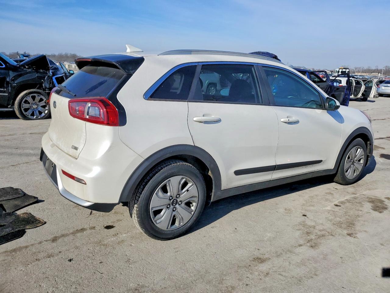 2017 KIA NIRO FE photo 3