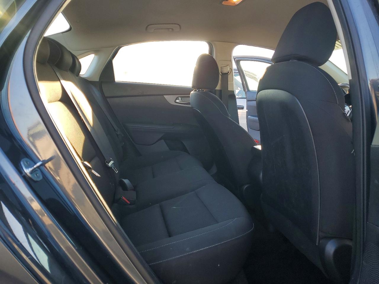 2021 KIA FORTE FE photo 10