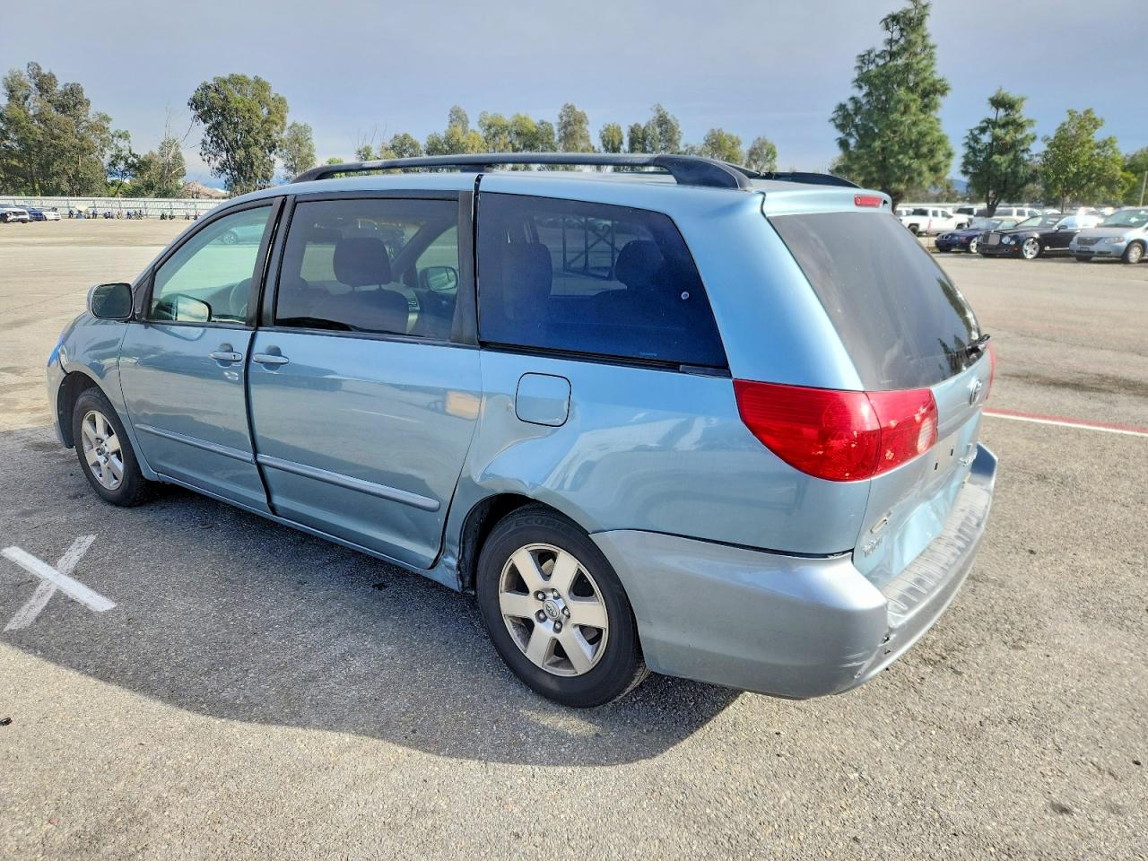 2007 TOYOTA SIENNA XLE photo 2