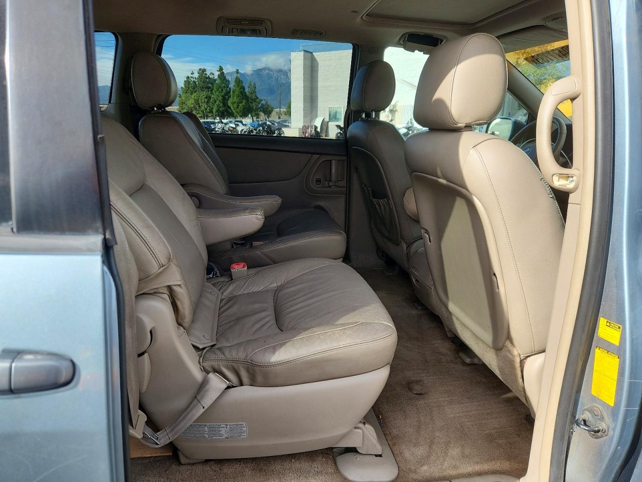 2007 TOYOTA SIENNA XLE photo 10