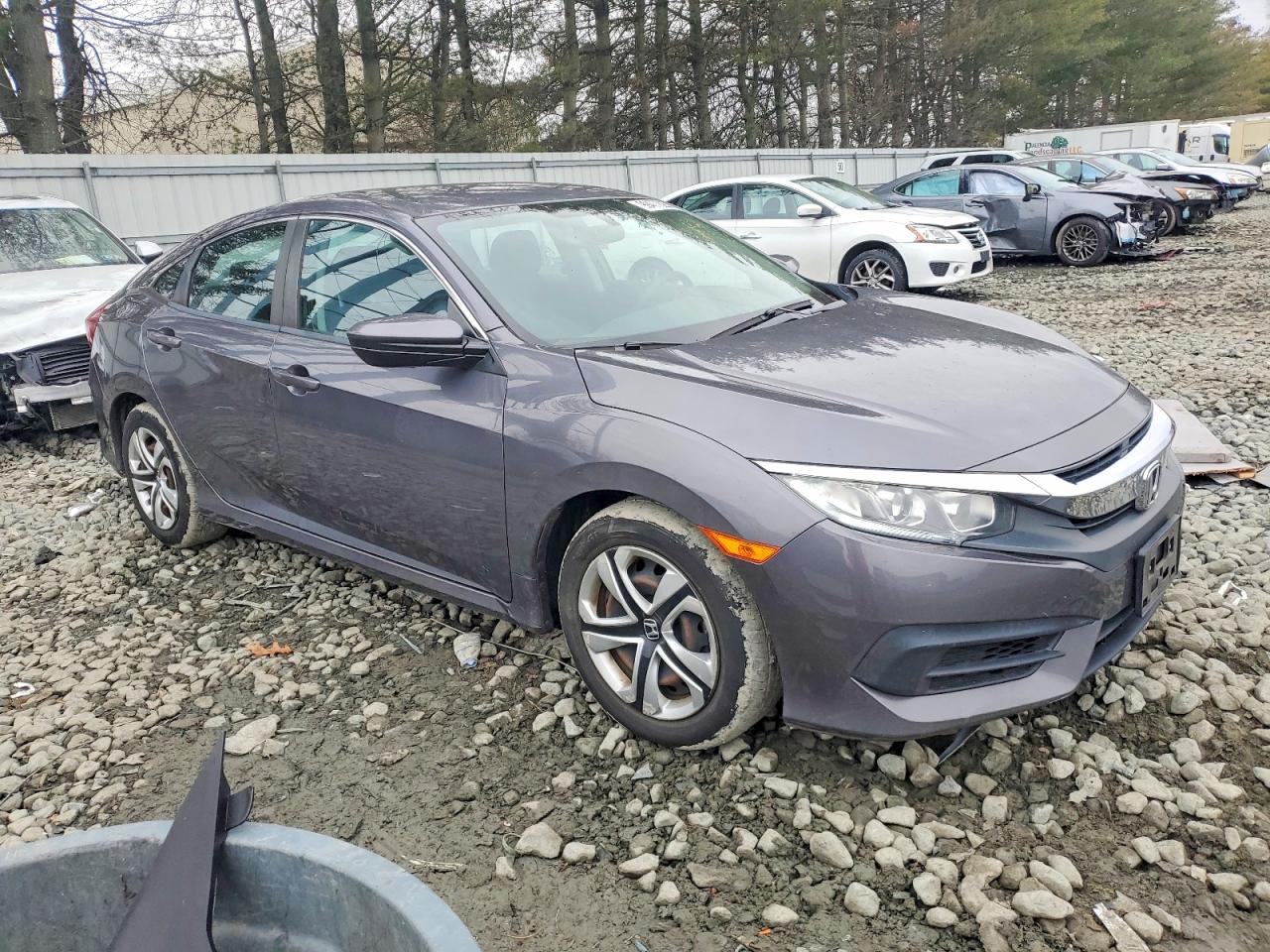 2017 HONDA CIVIC LX photo 4