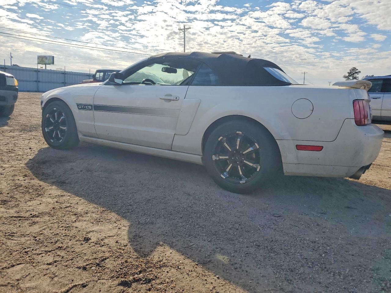 2008 FORD MUSTANG GT photo 2
