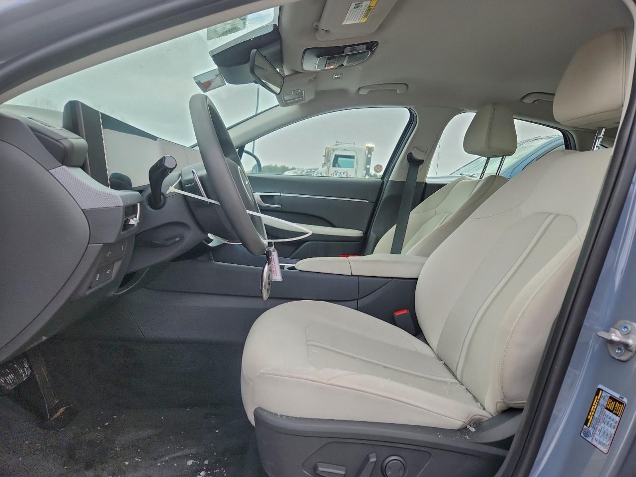 2025 HYUNDAI SONATA SEL photo 7