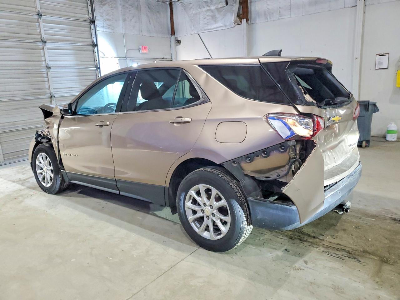 2019 CHEVROLET EQUINOX LT photo 2