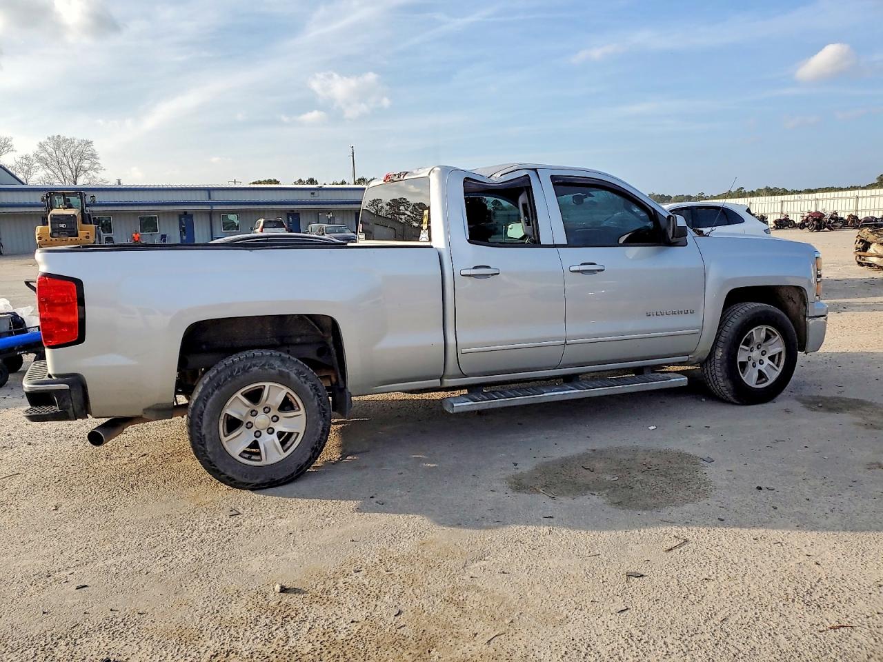 2015 CHEVROLET SILVERADO C1500 LT photo 3