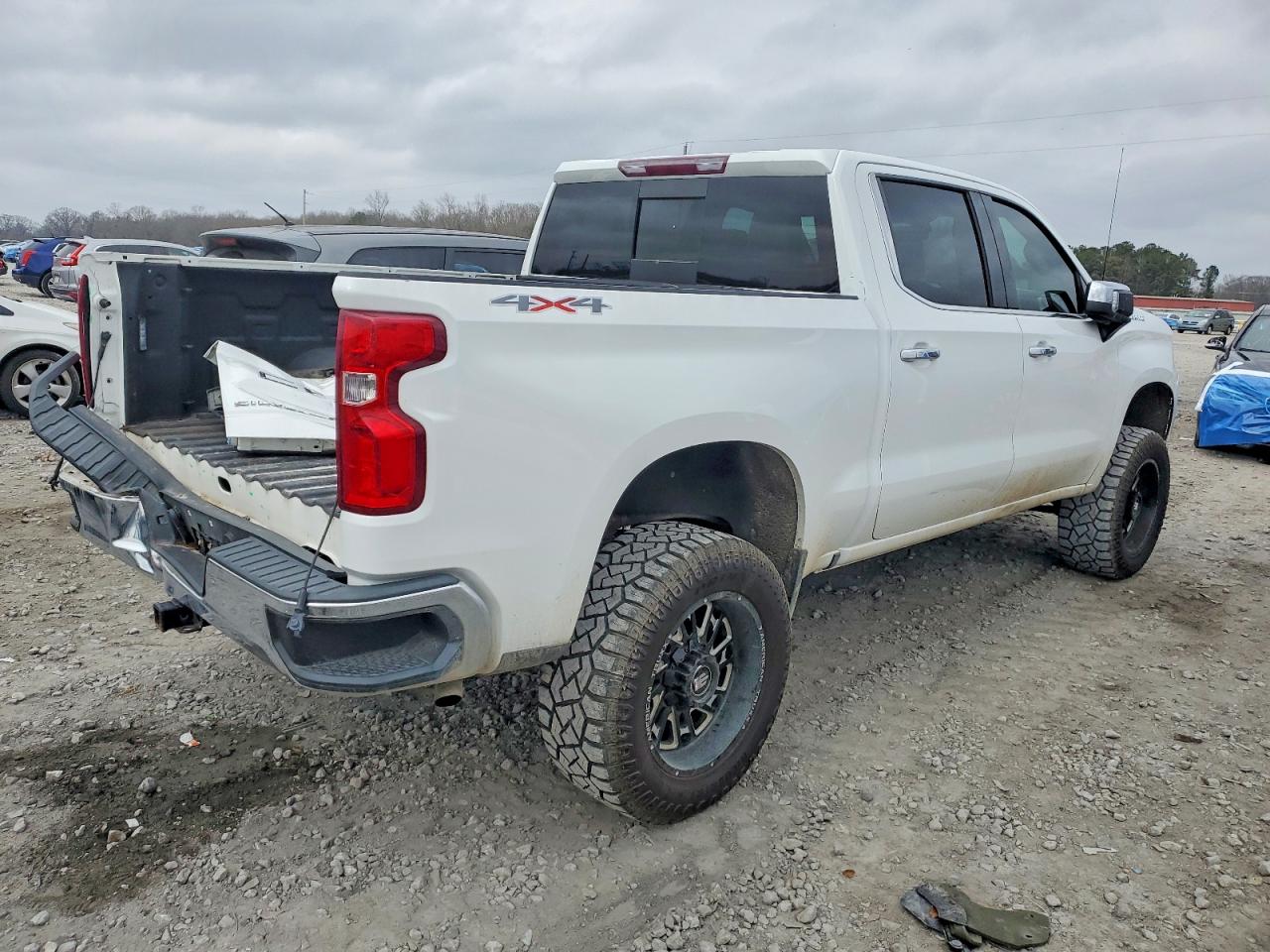 2019 CHEVROLET SILVERADO K1500 LTZ photo 3
