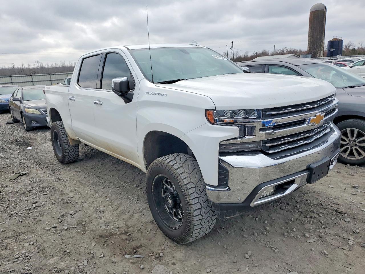 2019 CHEVROLET SILVERADO K1500 LTZ photo 4