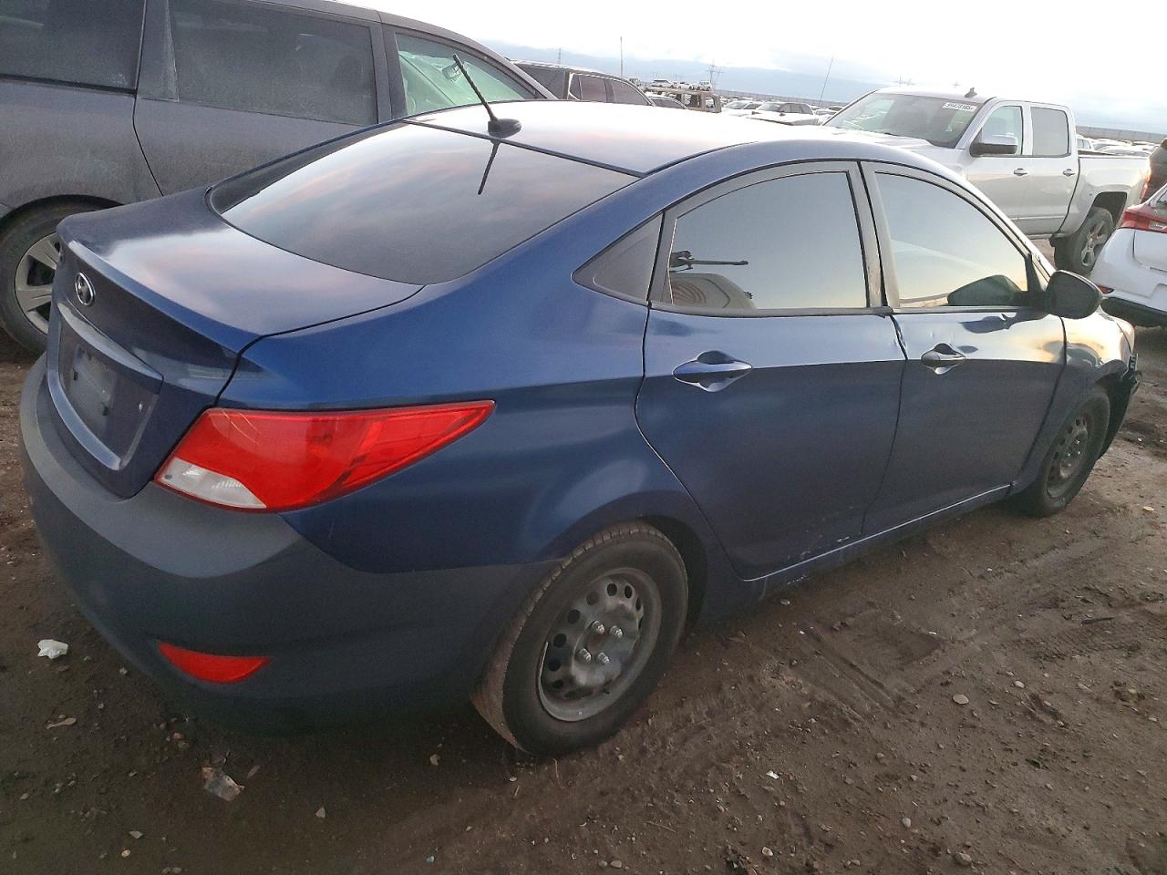 2016 HYUNDAI ACCENT SE photo 3