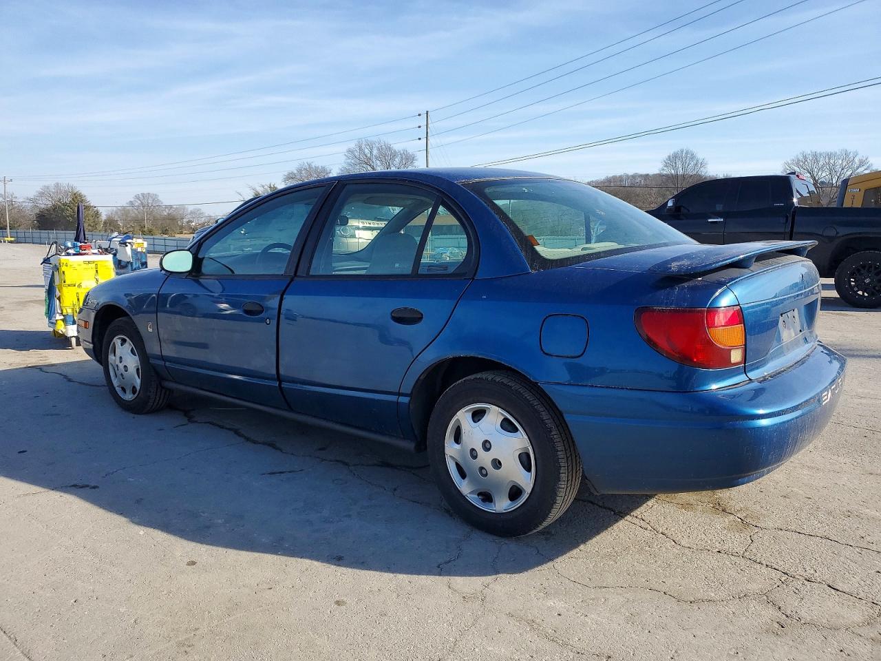 2001 SATURN SL1 photo 2