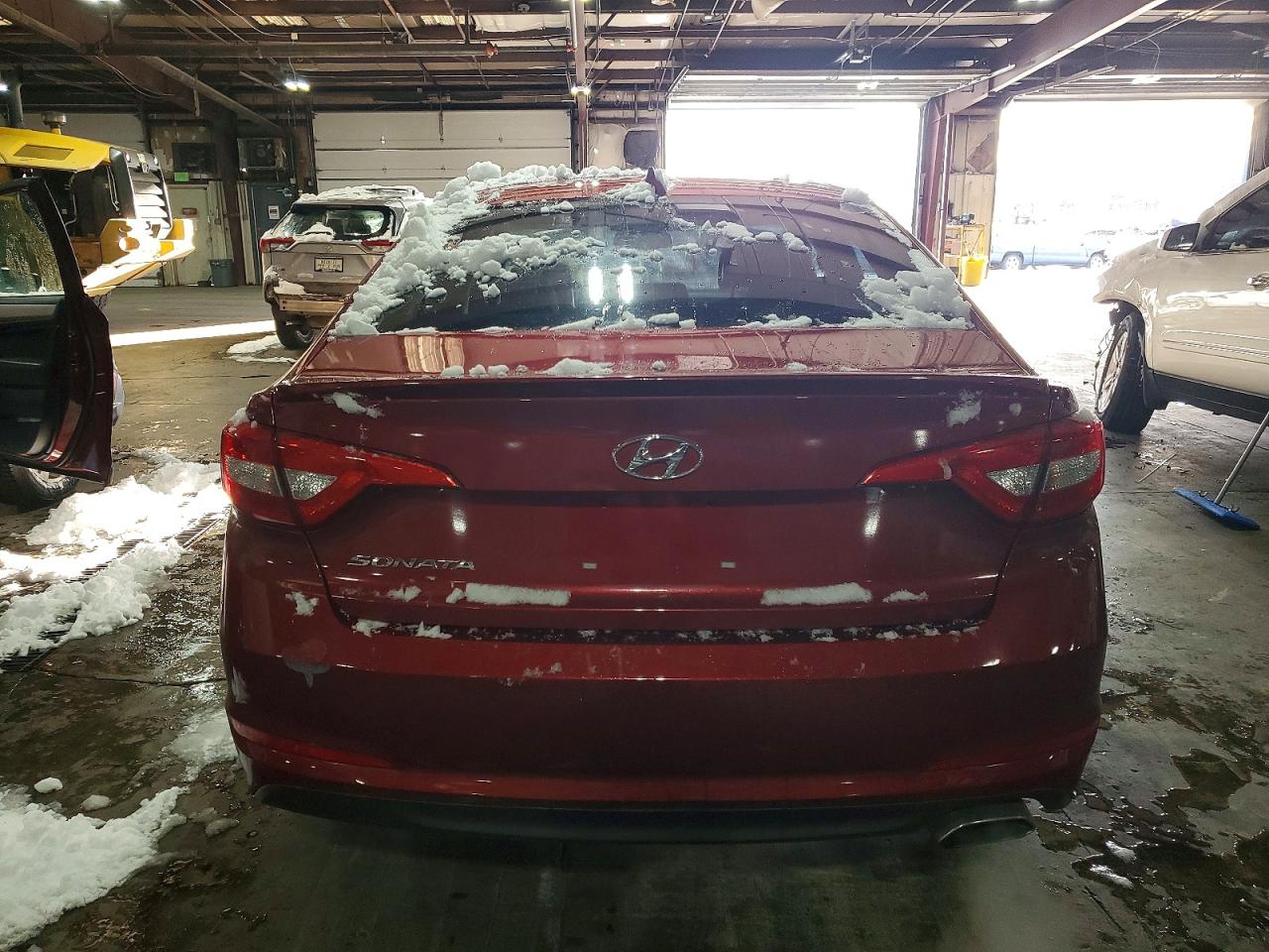 2015 HYUNDAI SONATA SE photo 11