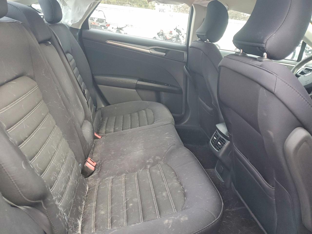 2015 FORD FUSION SE photo 19