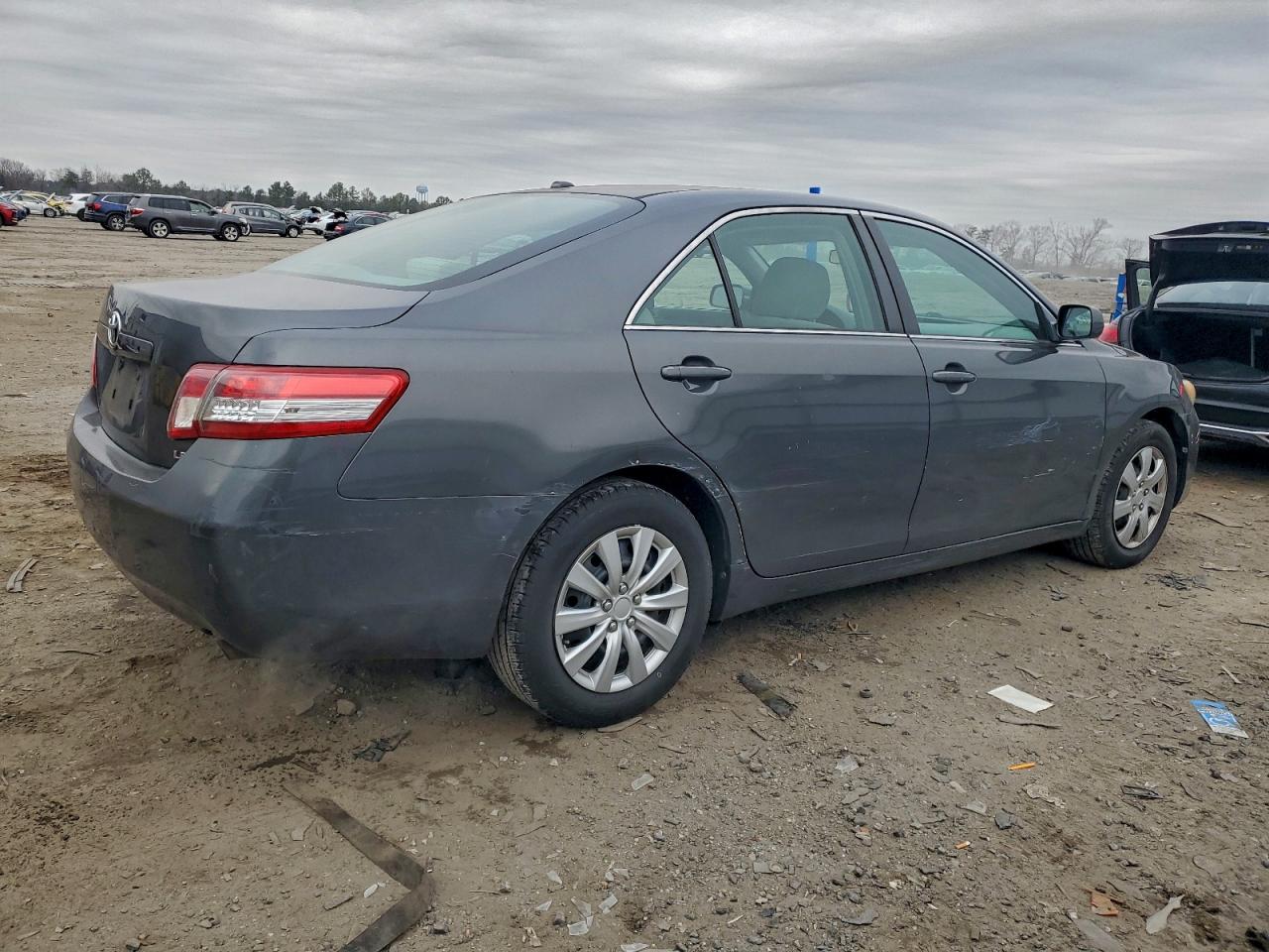 2010 TOYOTA CAMRY BASE photo 3