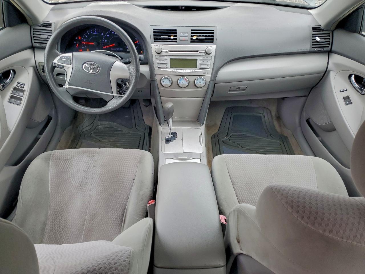 2010 TOYOTA CAMRY BASE photo 8