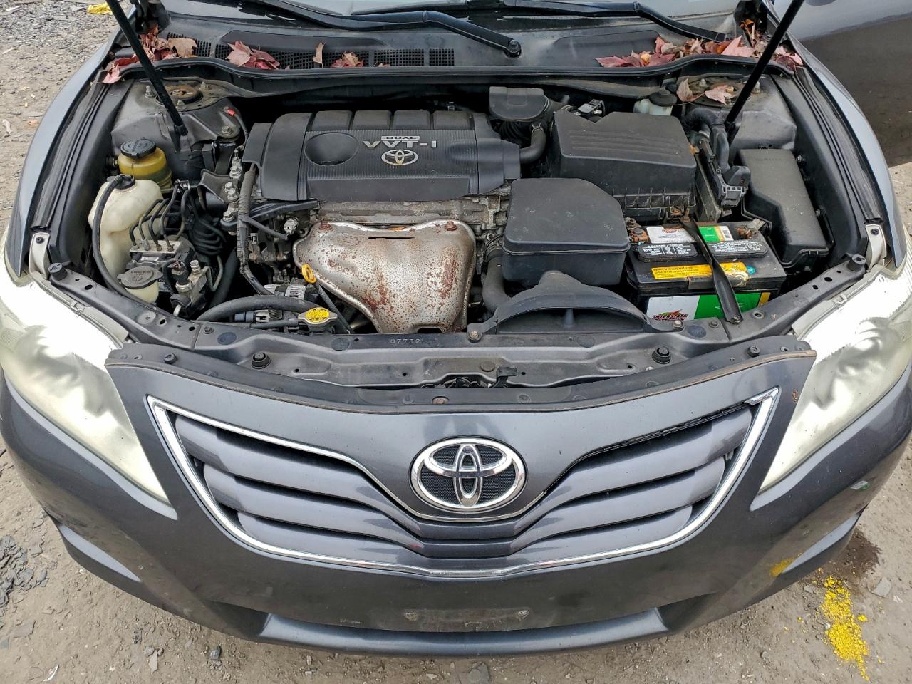 2010 TOYOTA CAMRY BASE photo 11