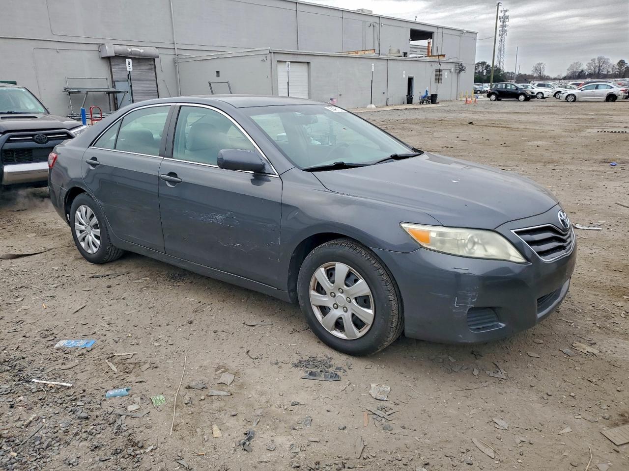 2010 TOYOTA CAMRY BASE photo 4