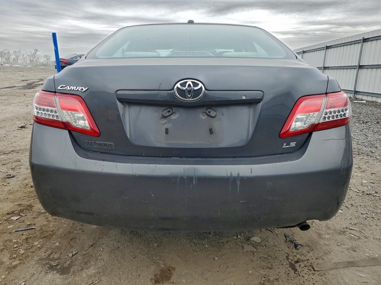 2010 TOYOTA CAMRY BASE photo 6