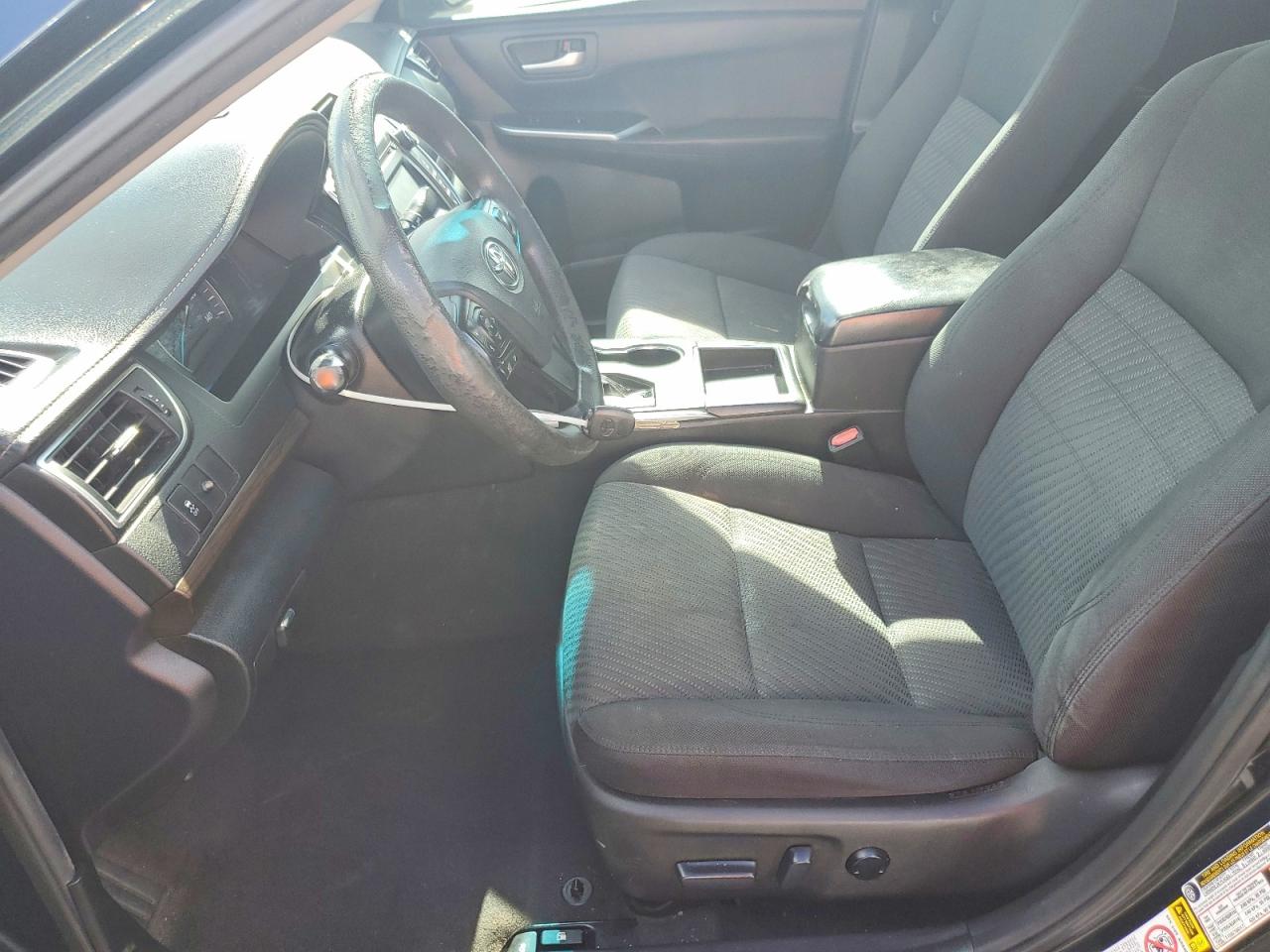 2015 TOYOTA CAMRY LE photo 13