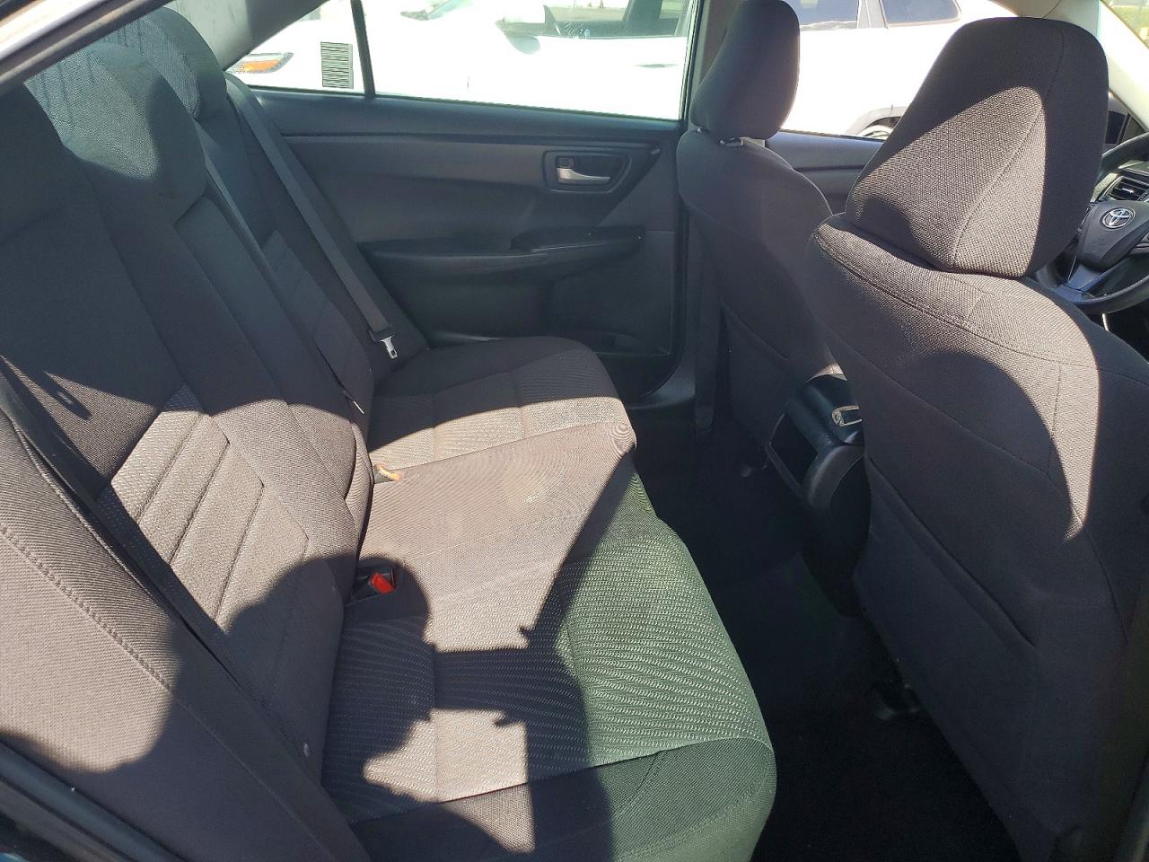 2015 TOYOTA CAMRY LE photo 19