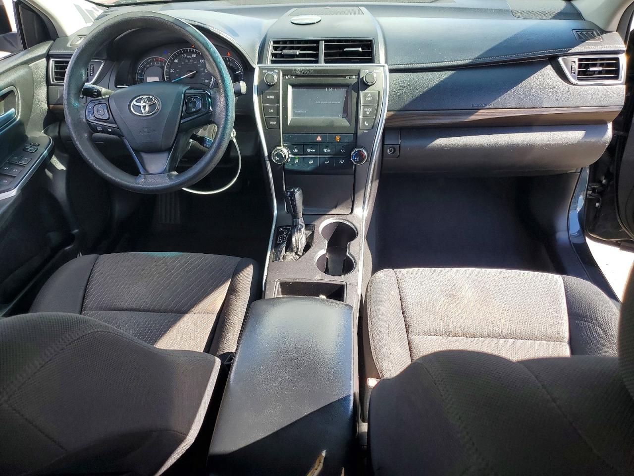 2015 TOYOTA CAMRY LE photo 15