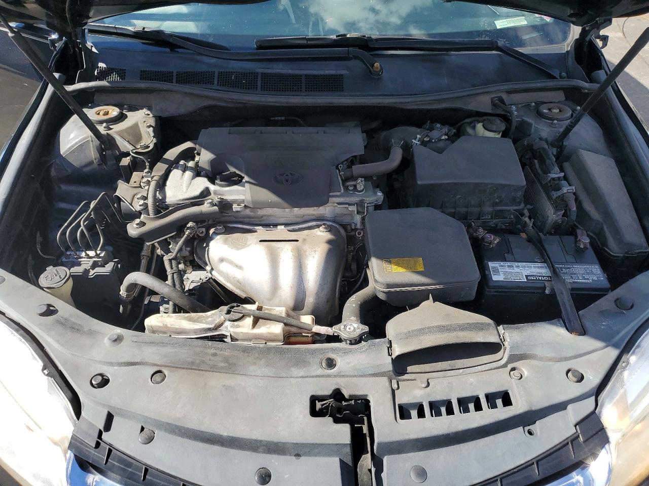 2015 TOYOTA CAMRY LE photo 21