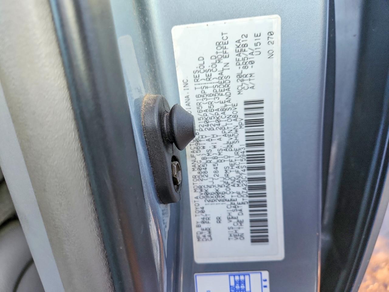 2004 TOYOTA SIENNA CE photo 13