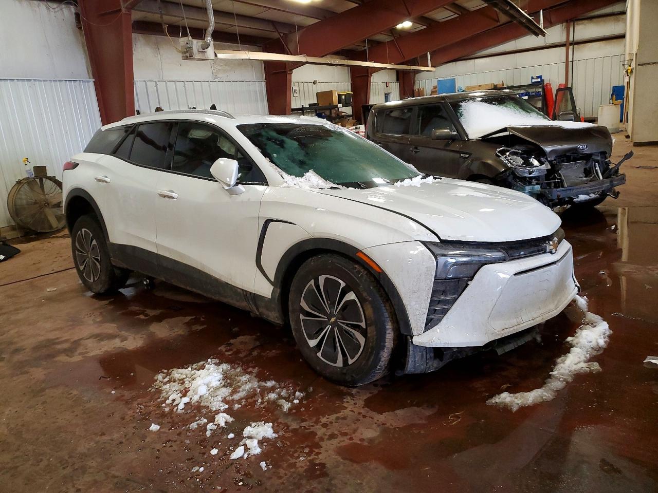 2025 CHEVROLET BLAZER LT photo 4