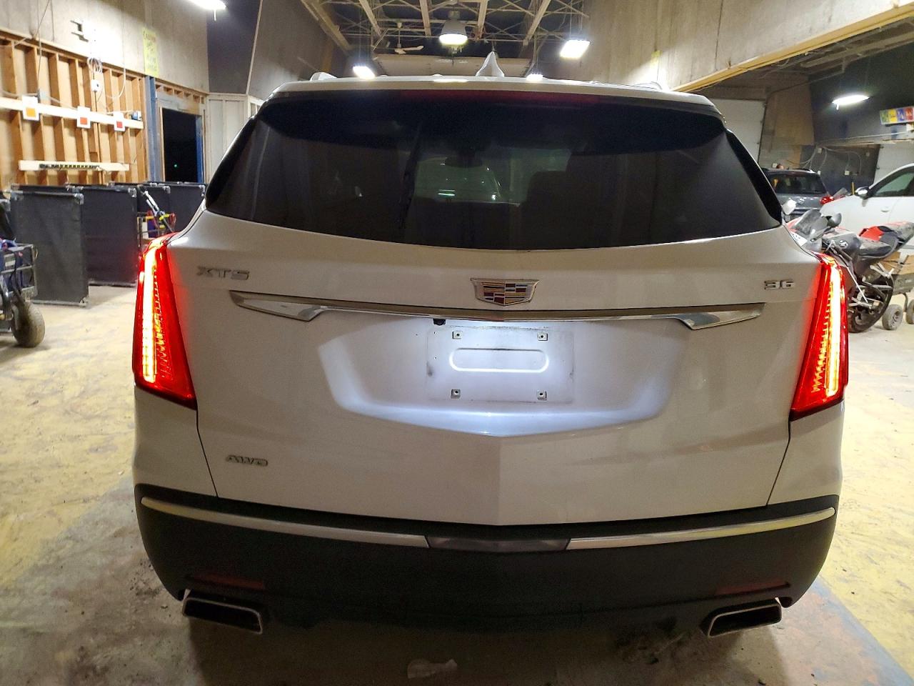 2017 CADILLAC XT5 LUXURY photo 6