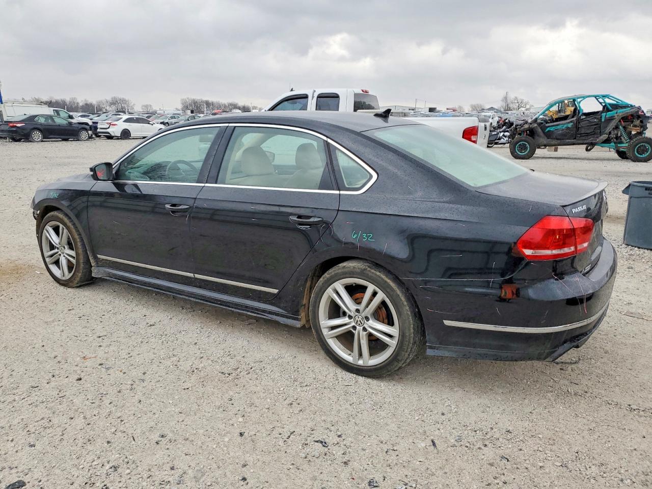 2015 VOLKSWAGEN PASSAT SEL photo 2