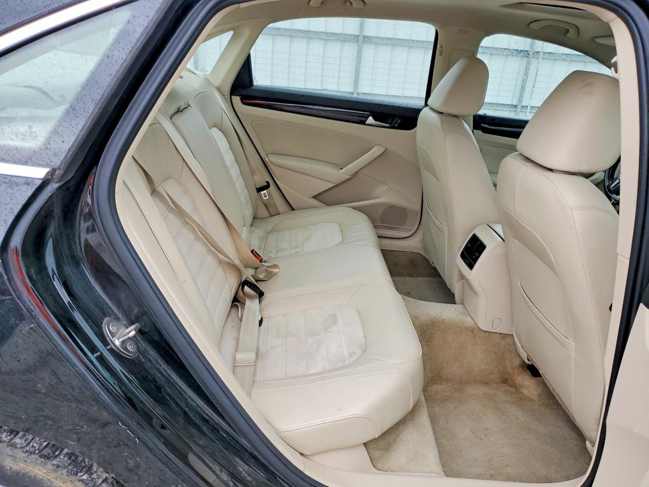 2015 VOLKSWAGEN PASSAT SEL photo 10