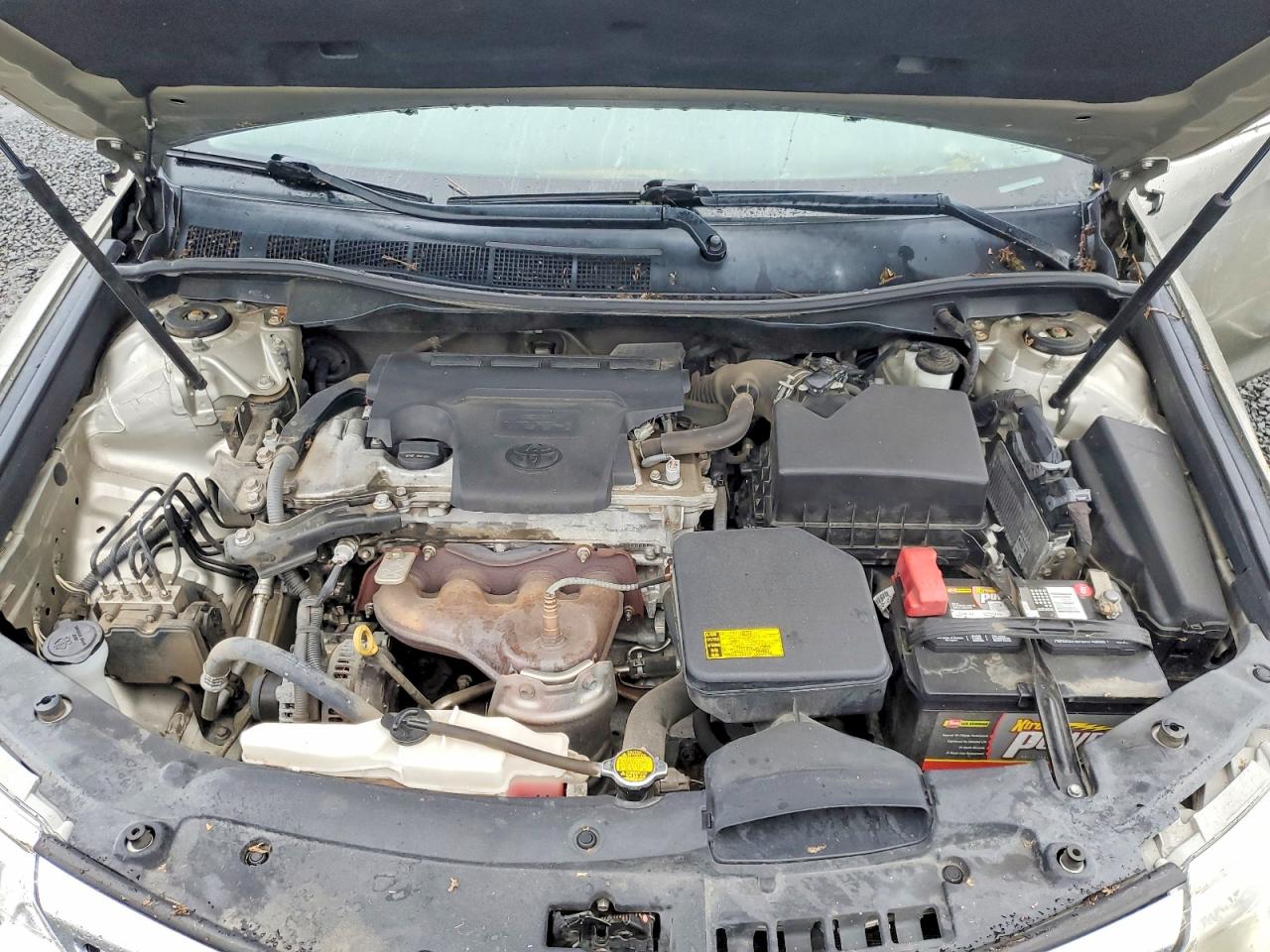 2014 TOYOTA CAMRY LE photo 11