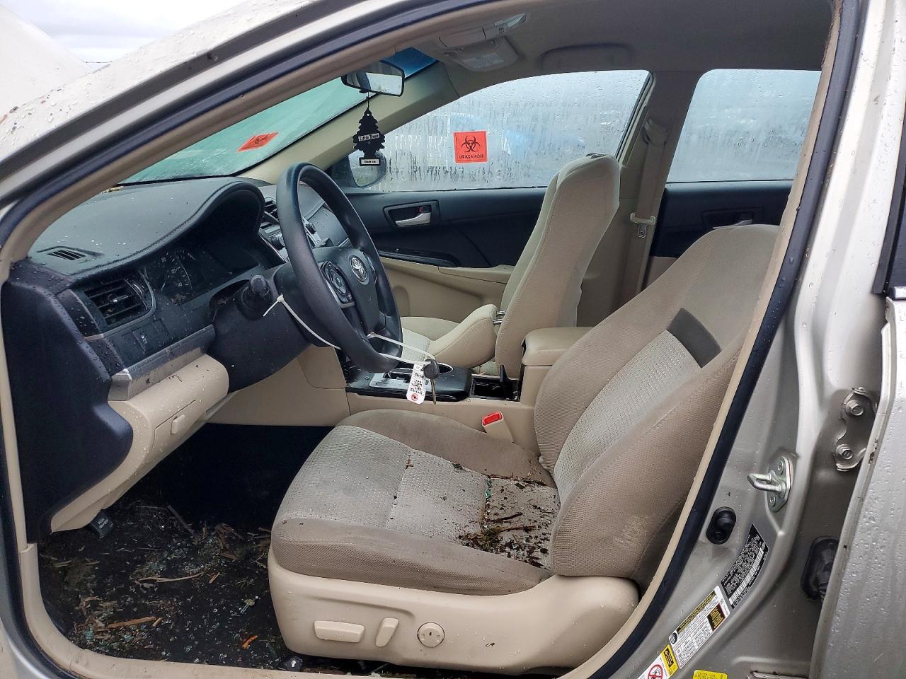 2014 TOYOTA CAMRY LE photo 7
