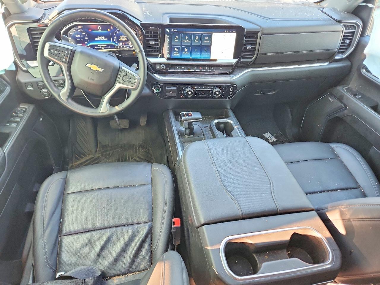 2024 CHEVROLET SILVERADO K1500 LTZ photo 8