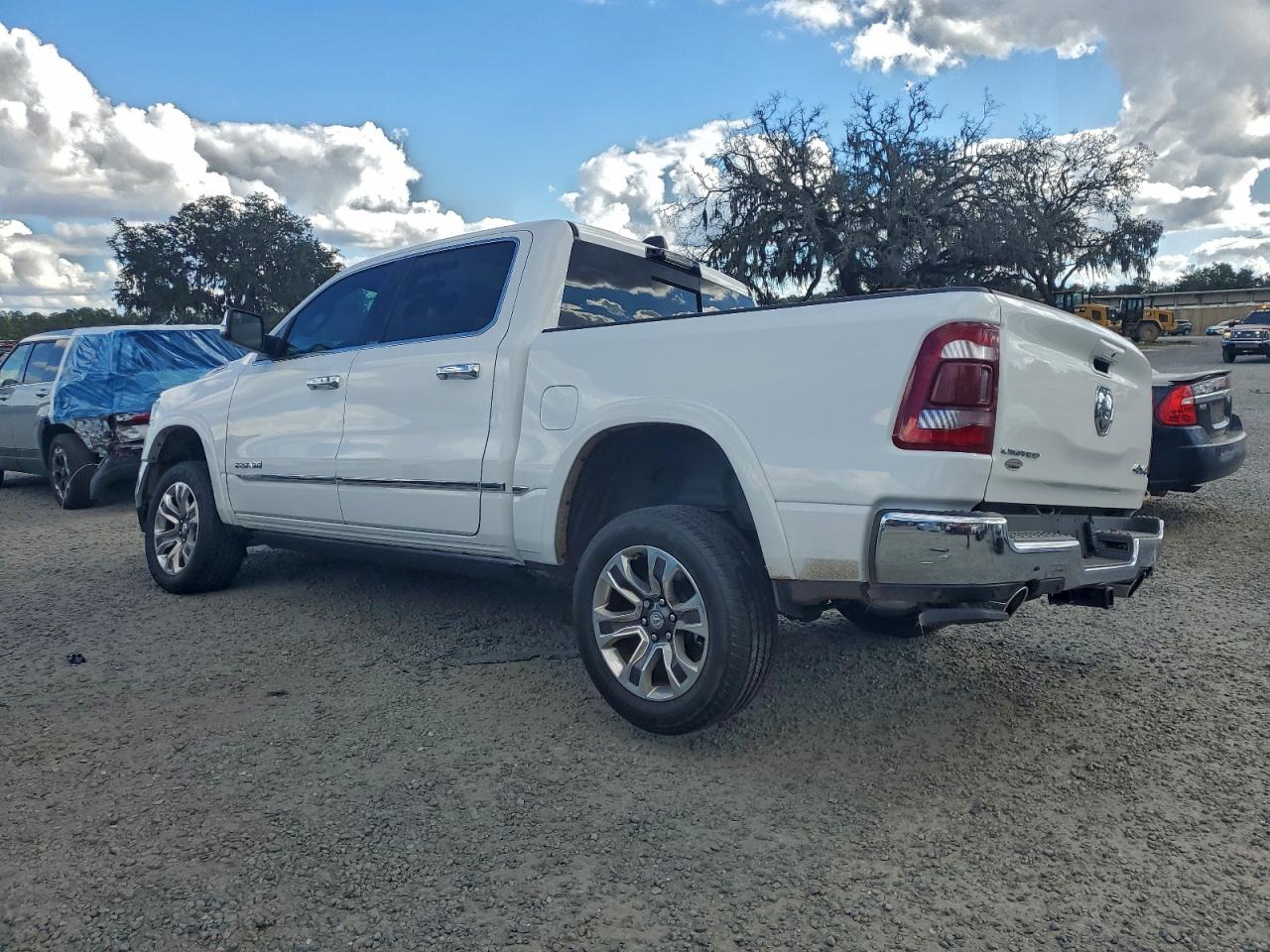 2023 RAM 1500 LIMITED photo 2