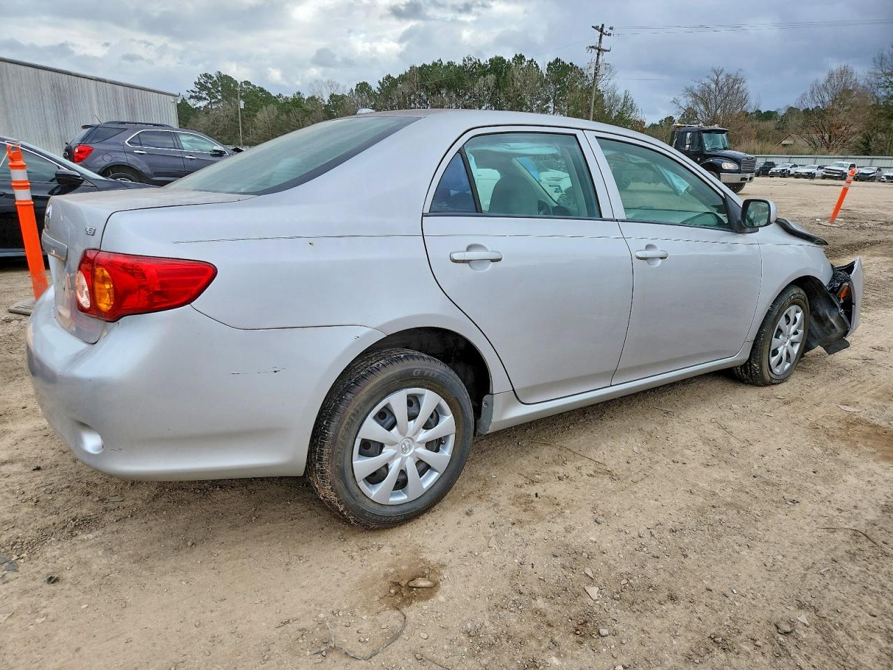 2010 TOYOTA COROLLA BASE photo 3