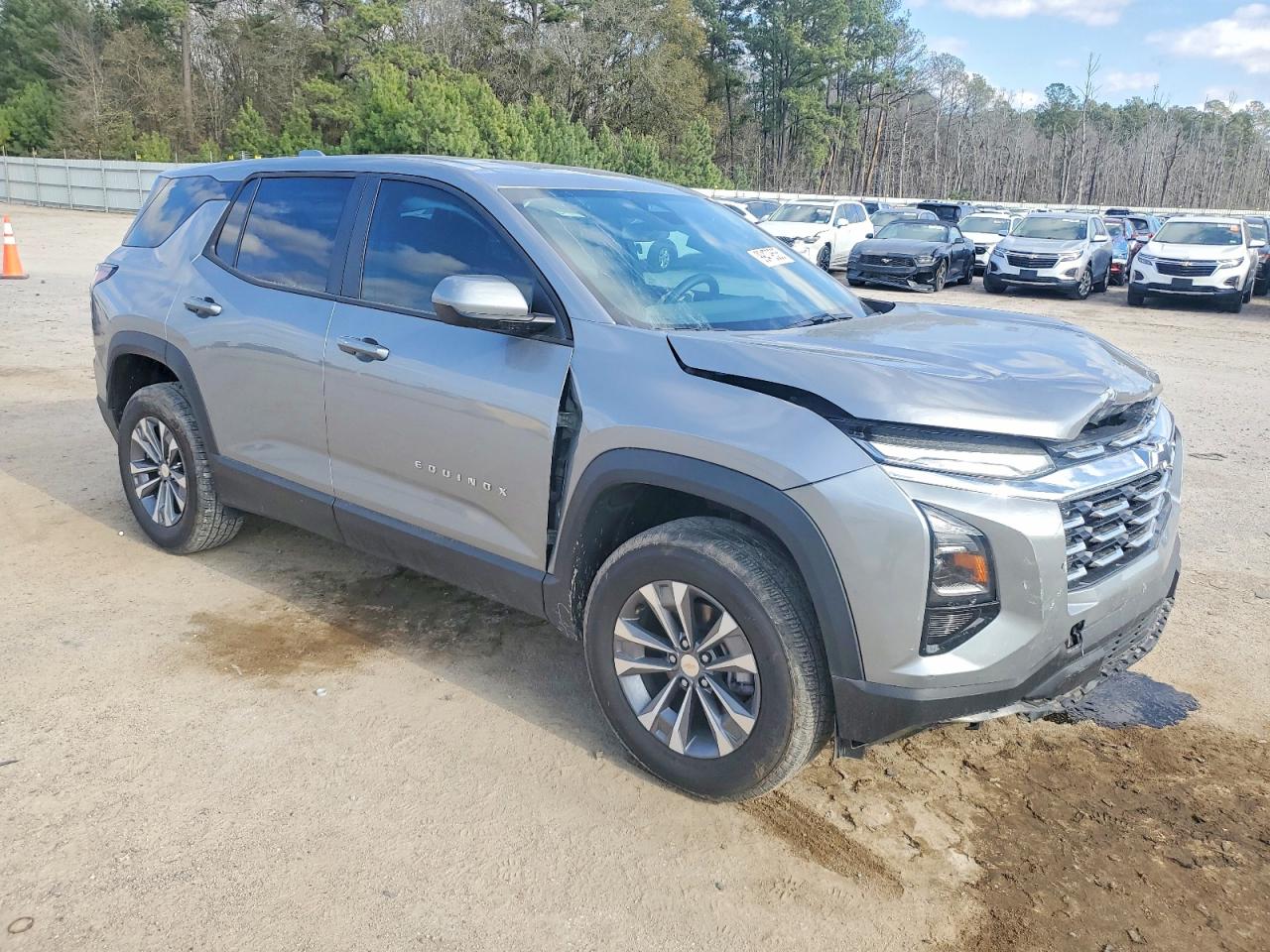 2026 CHEVROLET EQUINOX LT photo 4